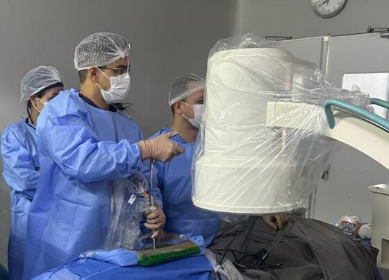 Hugo inova no tratamento de doenças da coluna vertebral