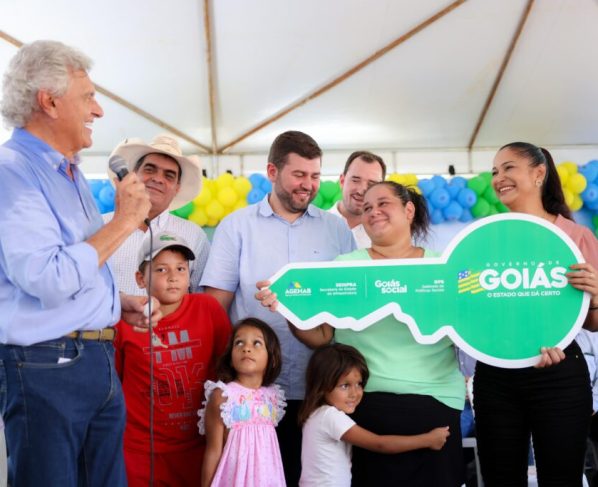 Casas a custo zero em Britânia