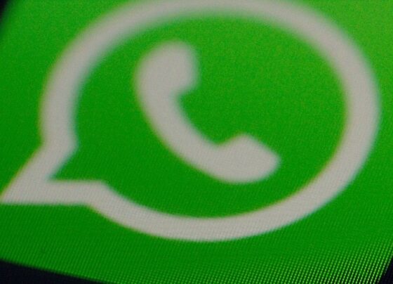 Economia adverte sobre golpe com pedidos de doações pelo WhatsApp