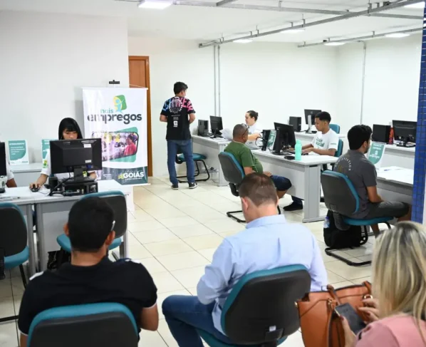 Fevereiro começa com Mutirão do Emprego