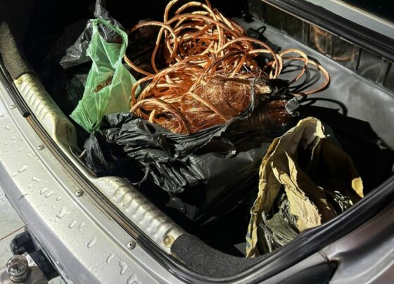 Investigados por furtar fios de energia do estádio de Mara Rosa e receptador são presos em flagrante