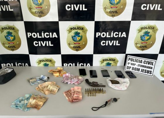PCGO prende em flagrante trio de traficantes e desarticula ponto de drogas em Bom Jesus