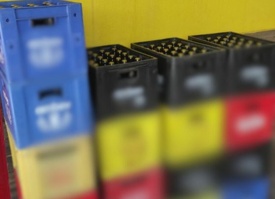 PCGO recupera carga de bebidas subtraídas para revenda e prende suspeitos, em Rio Verde