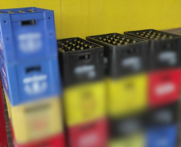 PCGO recupera carga de bebidas subtraídas para revenda e prende suspeitos, em Rio Verde