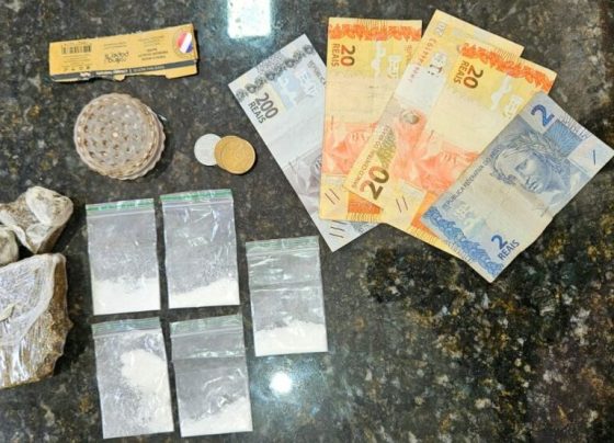 PCGO cumpre mandado de prisão temporária contra investigado por roubo e o prende em flagrante por tráfico de drogas