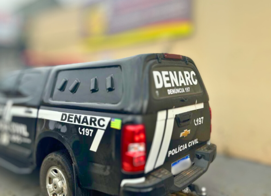 PCGO prende casal que comandava “boca de fumo” a menos de 300 metros de três escolas em Goiânia