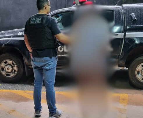 PCGO prende homem em flagrante por injúria preconceituosa, ameaça e violação de domicílio em desfavor de sua mãe idosa