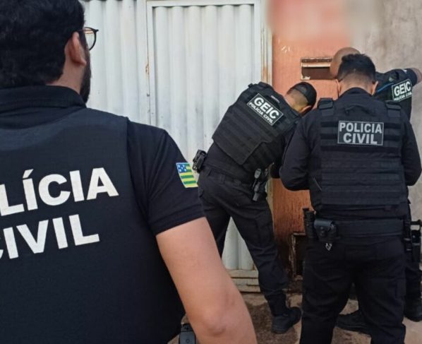 PCGO cumpre mandado de busca e apreensão e prende autor em flagrante