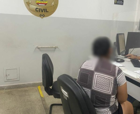 PCGO prende esposa de cuidador de idoso por receber em sua conta bancária valores fraudulentos