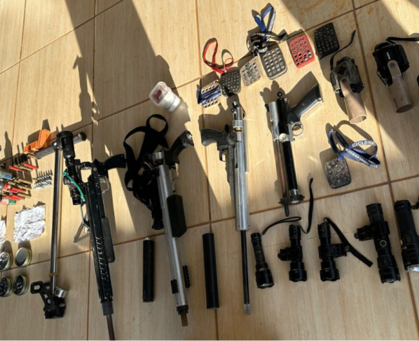 PCGO descobre fábrica clandestina de armas durante investigação de maus-tratos a animal