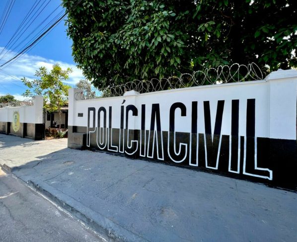 PCGO prende homem em flagrante por furto e injúria racial