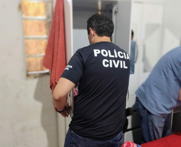 Polícia Civil cumpre mandados de prisão e de buscas contra investigado por aplicar golpe de