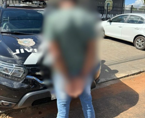 Homem é preso em flagrante após adentrar em residência de vítima, ameaçá la e persegui la, em Paraúna