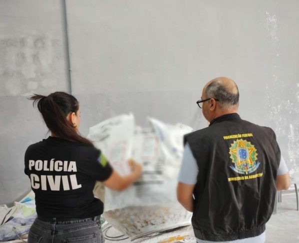 PCGO e MAPA reprimem fabricação e comércio de produtos veterinários impróprios ao consumo