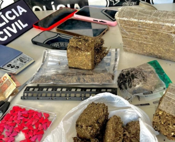 PCGO prende quatro por tráfico e apreende drogas avaliadas em R$30 mil em Minaçu
