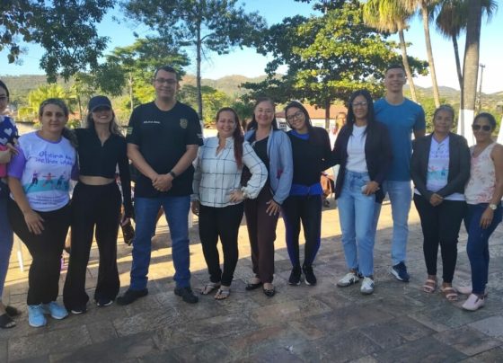 PCGO realiza palestra de prevenção à violência financeira contra idosos em Niquelândia