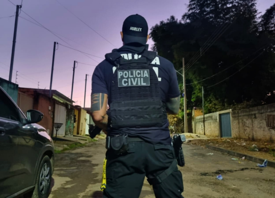 PCGO prende homem dentro de cemitério após golpear carro de vítima em Niquelândia