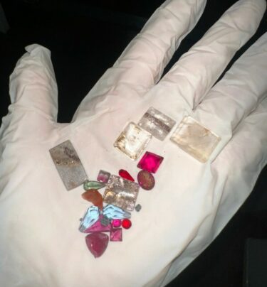 PCGO prende suspeito e apreende joias subtraídas de loja no setor Coimbra em Goiânia