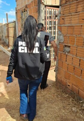 Polícia Civil cumpre busca e apreensão e procura por líder religioso suspeito de estupro contra adolescente em Valparaíso