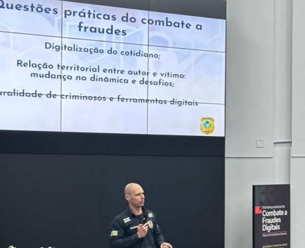 Delegado da PCGO realiza palestra sobre fraudes digitais em Santa Catarina