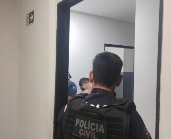 PCGO prende homem em flagrante por violência doméstica em Luziânia