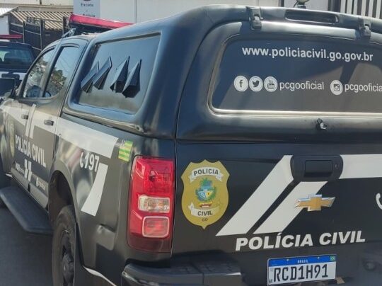 PCGO cumpre mandado de busca e apreensão e prende irmãos por furto de peças de veículos