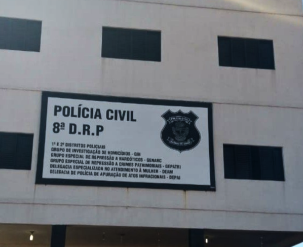 PCGO prende traficantes após extorsão contra usuário de drogas em frente à agência bancária de Rio Verde