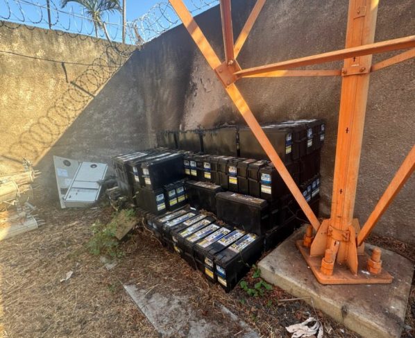 PCGO flagra descarte irregular de baterias tóxicas em Itumbiara