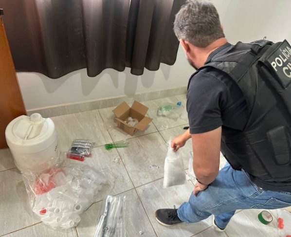 Polícia Civil cumpre mandado de busca e apreensão e prende investigado por tráfico em Águas Lindas de Goiás