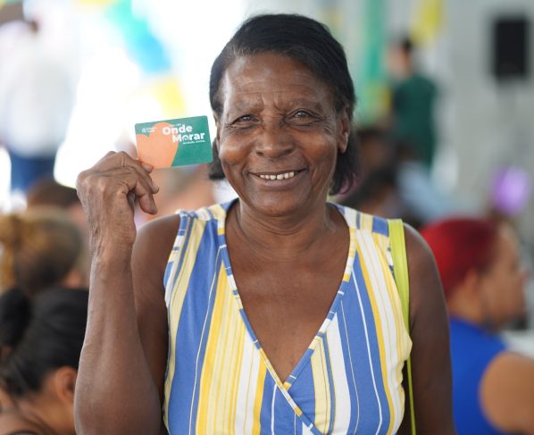 Cartões do Aluguel Social e escrituras de imóveis serão entregues a moradores de Aparecida de Goiânia