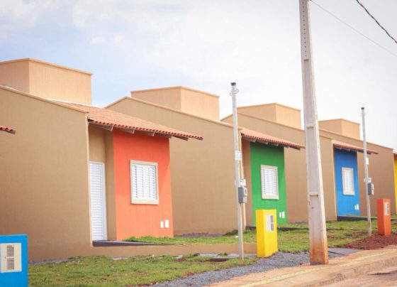 Casas a custo zero são entregues em Jesúpolis e Santa Rosa de Goiás