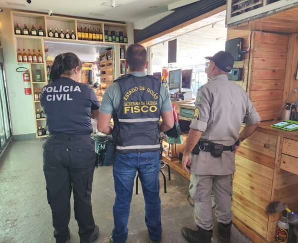 Operação Gatsby vistoria distribuidoras de bebidas suspeitas de fraudes tributárias em Goiânia