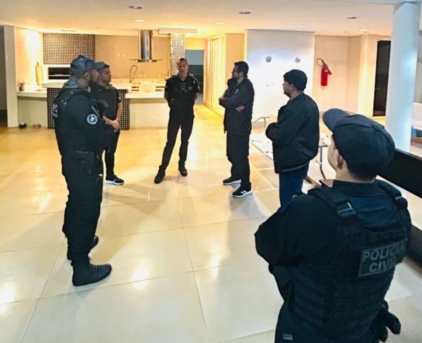 PCGO cumpre mandados de prisão contra mãe e filho por golpe do falso intermediário