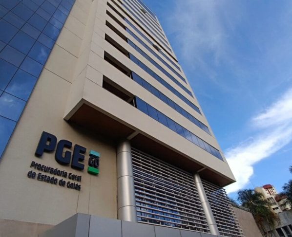 PGE abre processo seletivo para estágio de pós-graduação em Direito