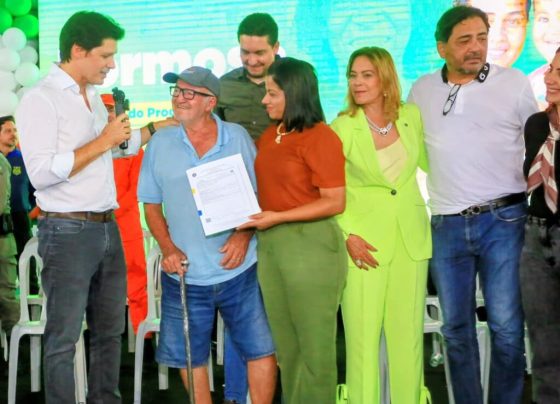 Daniel Vilela amplia atendimento habitacional em Formosa com entrega de 767 novos benefícios