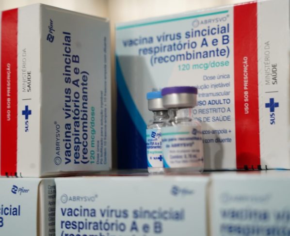 Governo de Goiás amplia campanha de vacinação contra bronquiolite em gestantes