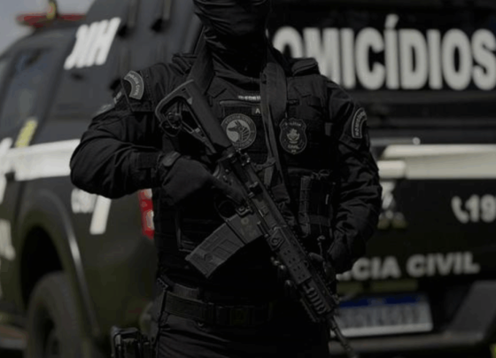 PCGO cumpre mandados, prende investigado por homicídio e apreende veículo usado na fuga dos autores