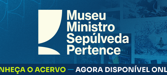 Card na cor azul com a logo do Museu Sepúlveda Pertence e o texto