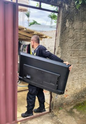 Polícia Civil prende homem por furtar televisão da mãe em Niquelândia