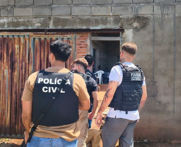 PCGO cumpre mandado de busca e apreensão em investigação de homicídio triplamente qualificado em Trindade