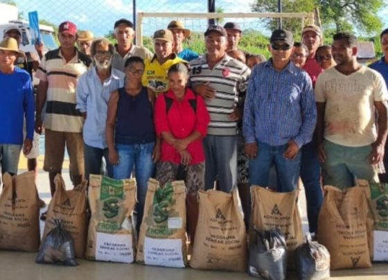 Emater Goiás inicia entregas do Semear Social