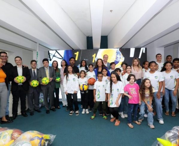 Governo entrega R$ 1,5 milhão em material esportivo para municípios goianos