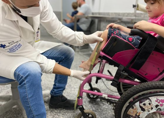 Oficina Ortopédica Itinerante do Crer entrega dispositivos em Aparecida de Goiânia