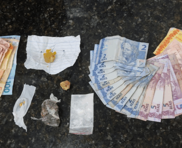 PCGO prende suspeito de tráfico de drogas e apreende entorpecentes em São Simão