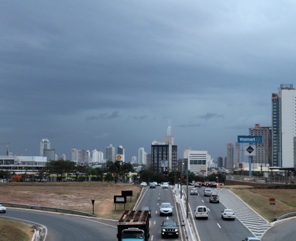 Cimehgo alerta para instabilidade climática com chuvas intensas e rajadas de vento