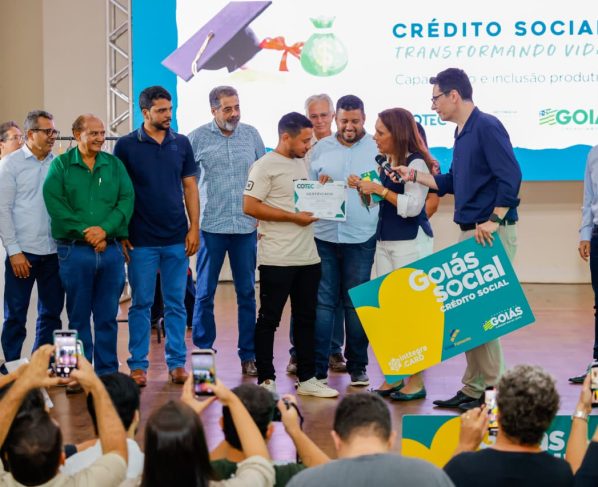 Em Palmeiras de Goiás, governo anuncia investimento de R$ 10 milhões para Crédito Social em 2026