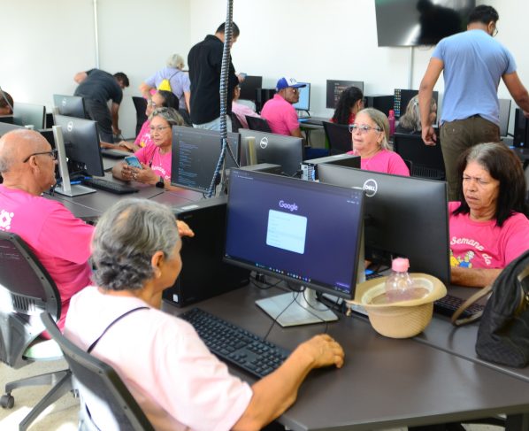 Cidadão Tech 60+ oferece cursos de inclusão digital em sete municípios