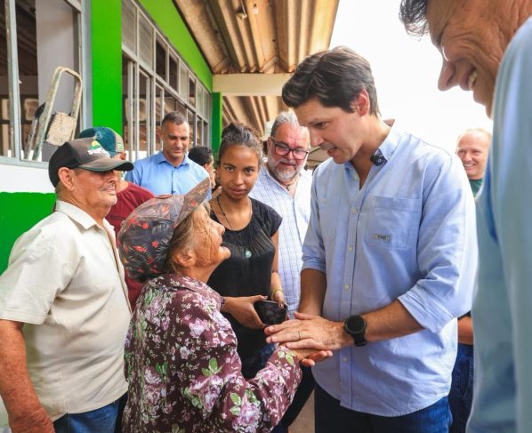 Durante comemoração do Dia das Mães em Caçu, governo anuncia construção de casas a custo zero no município