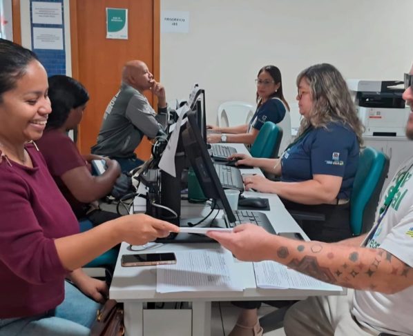 Feirão de Empregos abre vagas para construção, logística e comércio