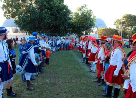 Governo de Goiás inclui Guarinos no Circuito das Cavalhadas em 2026 - encenação da batalha entremouros e cristãos